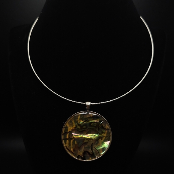 Vintage Mother of Pearl pendant wire choker necklace. - Picture 1 of 10